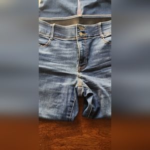 Apt 9 straight leg jeans with Tummy Control